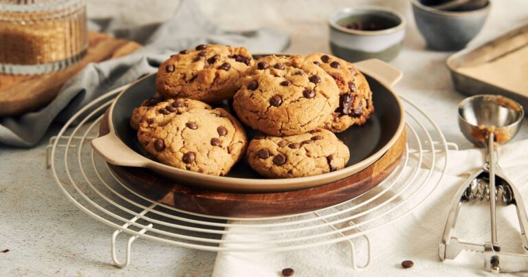 Peanut Butter Chocolate Chip Cookie